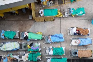हङकङ लकडाउन रिपोर्ट-२९:अस्पतालमा बेड नभएपछि बिरामी सडकमा सुत्न बाध्य