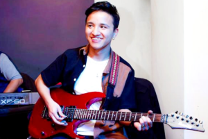 नेपाली संगीत क्षेत्रमा स्थापित हुदै अमित कोइराला