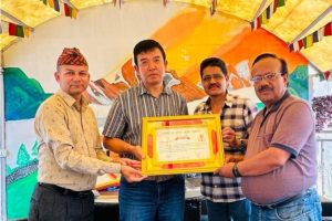 हामी र हाम्रो कृति समाजद्धारा  संस्थाका आजीवन सदस्य साहित्यकार दिलीप योञ्जन तामाङ सम्मानित