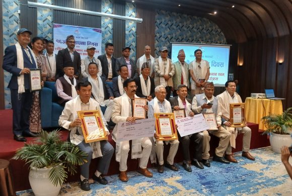 गीतकार सङ्घको १६औं वार्षिकोत्सवमा दिलिप योञ्जनसहित आधा दर्जन स्रष्टा सम्मानित