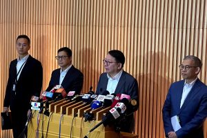 हङकङ आगलागी: हरियो जाली र झ्याल सील गर्ने  स्टाइरोफोम बोर्ड आगो फैल्याउने मुल तत्व