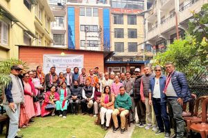 ठमेलमा सुनिए तीन मुक्तककारहरु